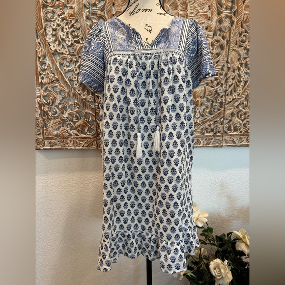 C&C California Dresses & Skirts - C&C California French Provence inspired Print, Mini Dress- size S